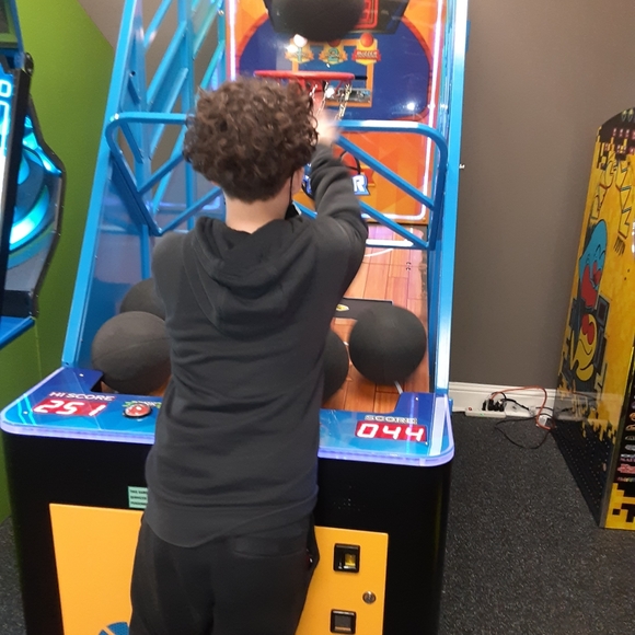 Meet your Posher 🙋‍♂️ - Picture 6 of 11